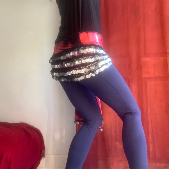 Impeccable coin hip scarf in vibrant pink - Picture 4 of 6